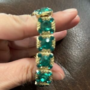 3/$15 NWOT Emerald Green Stretch Bracelet - New - Lot 362